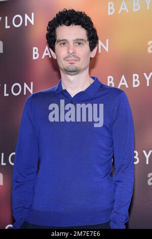 Mexiko-Stadt, Mexiko. 08. Januar 2023. 8. Januar 2023, Mexiko-Stadt, Mexiko: Damien Chazelle besucht den Babylon PhotoCall. Am 8. Januar 2023 in Mexico City, Mexiko. (Foto: Jaime Nogales/Eyepix Group) (Foto: Eyepix/Sipa USA) Guthaben: SIPA USA/Alamy Live News Stockfoto