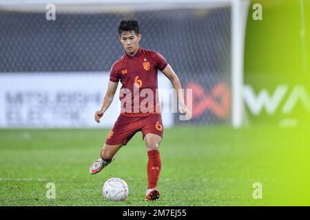 Kuala Lumpur, Malaysia. 07. Januar 2023. Sarach Yooyen aus Thailand wurde während des AFF Mitsubishi Electric Cup 2022 zwischen Malaysia und Thailand im Bukit Jalil National Stadium in Aktion gesehen. Endstand: Malaysia 1:0 Thailand. (Foto: Amphol Thongmueangluang/SOPA Images/Sipa USA) Guthaben: SIPA USA/Alamy Live News Stockfoto