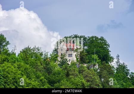 Uhenfels Manor über dem Dorf Seeburg an der Schwäbischen Alb zwischen Bad Urach und Münsingen, Baden-Württemberg, Deutschland. Stockfoto