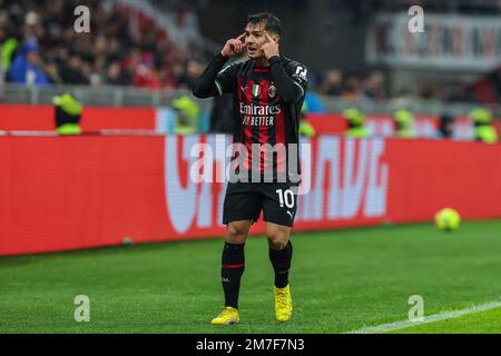 Mailand, Italien. 08. Januar 2023. Brahim Diaz von AC Milan Gesten während des Fußballspiels der Serie A 2022/23 zwischen AC Milan und AS Roma im San Siro Stadium, Mailand, Italien am 08. Januar 2023 Kredit: Independent Photo Agency/Alamy Live News Stockfoto