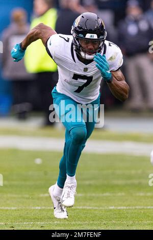 Jacksonville Jaguars wide receiver Zay Jones (7) runs during an NFL  football game against the Washington Commanders, Sunday, Sept. 11, 2022 in  Landover. (AP Photo/Daniel Kucin Jr Stock Photo - Alamy