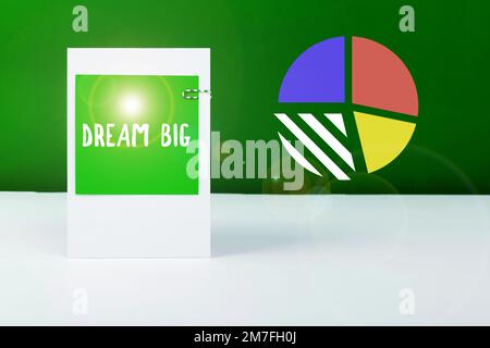 Konzeptionelle Darstellung Dream Big. Ein Wort, auf das geschrieben wurde, um an etwas Wertvolles zu denken, das Sie erreichen möchten Stockfoto