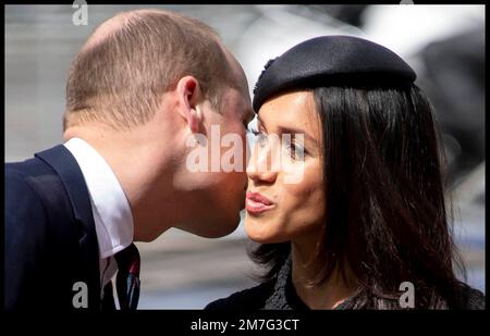 Bild ©lizenziert für Parsons Media. 09/01/2023. London, Vereinigtes Königreich. Prinz William und Prinz Harry. Bild ©lizenziert für Parsons Media. 25/04/2018. London, Vereinigtes Königreich. ANZAC Day Service in Westminster Abbey. Prinz William, der Herzog von Cambridge, trifft Prinz Harry und Meghan Markle beim ANZAC Day Service in Westminster Abbey , Central London Picture by Andrew Parsons / Parsons Media Stockfoto