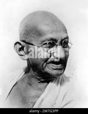 Mahatma Gandhi. Porträt von Mohandas Karamchand Gandhi (1869-1948), weithin bekannt als Mahatma Gandhi. Das Foto wurde wahrscheinlich in den frühen 1940er Jahren aufgenommen Stockfoto