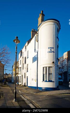 Dünnes dreieckiges Gebäude in Merchant's Row in Scarborough Stockfoto