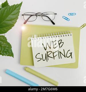 Konzeptionelle Überschrift Web-Surfen. Internetkonzept Springen oder Surfen von Seite zu Seite auf der Internetwebseite Stockfoto