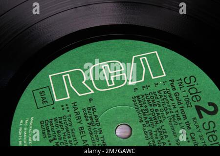 Viersen, Deutschland - November 9. 2022: Nahaufnahme isolierter Schallplatten mit RCA-Schallplatten Stockfoto