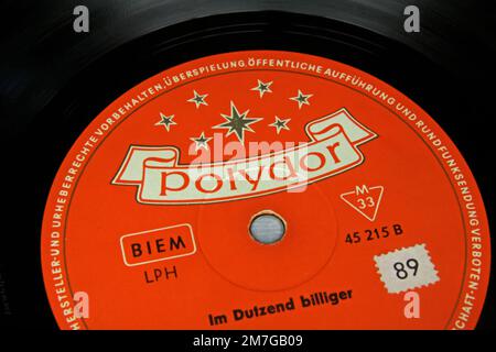 Viersen, Deutschland - November 9. 2022: Auftakt der isolierten Schallplatte mit dem musiklabel-Unternehmen polydor Stockfoto