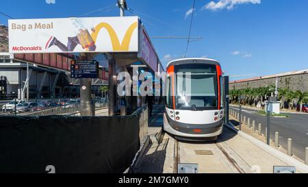 Port Louis City Capital, Mauritius, Dezember 2021 - Stadtbahn und Bahnsteig Stockfoto