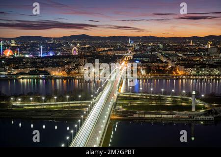 Blick über die Stadt Wien aus der Vogelperspektive Stockfoto