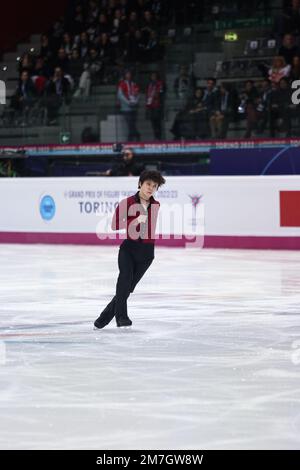 Turin, Italien. 08. Dezember 2022. Shoma Uno (JPN) tritt während des MEN-SHORT-PROGRAMMS des ISU Grand Prix des Eiskunstlauf-Finales Turin in Palavela auf. (Foto: Davide Di Lalla/SOPA Images/Sipa USA) Guthaben: SIPA USA/Alamy Live News Stockfoto