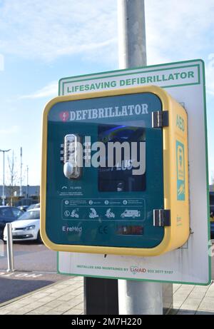 Defibrillator im Einkaufs- und Freizeitzentrum MK1 in Milton Keynes. Stockfoto