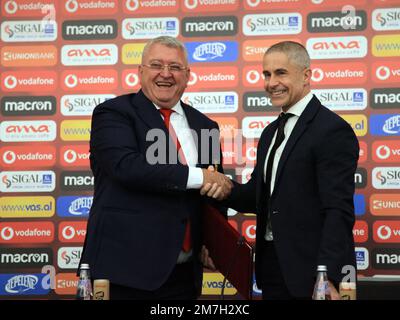 Tirana, Albanien. 09. Januar 2023, Tirana - Albanien. Vorstellung des neuen Managers der albanischen Fußballnationalmannschaft, Sylvinho, und seiner Mitarbeiter Kredit: Nderim Kaceli/Alamy Live News Stockfoto