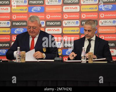 Tirana, Albanien. 09. Januar 2023, Tirana - Albanien. Vorstellung des neuen Managers der albanischen Fußballnationalmannschaft, Sylvinho, und seiner Mitarbeiter Kredit: Nderim Kaceli/Alamy Live News Stockfoto