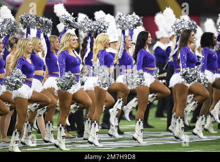 Inglewood, Usa. 09. Januar 2023. TCU-Cheerleader treten am Montag, den 9. Januar 2023, vor Beginn der NCAA College Football National Championship 2023 zwischen Georgia und TCU im SoFi Stadium in Inglewood, Kalifornien, auf. Foto: Jon SooHoo/UPI Credit: UPI/Alamy Live News Stockfoto