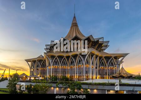 Sarawak State Legislative Assembly ist der aktuelle gesetzgebende Komplex des Staates Sarawak in Kuching, Malaysia. Stockfoto