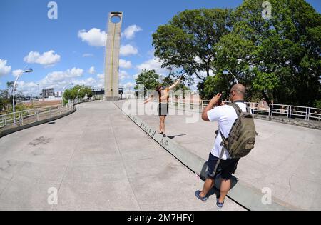 Macapá,Amapá,Brasilien,12. November 2021. Marco Zero Touristendenkmal, das sich in der Stadt Macapá befindet, um die genaue Passage der Äquatorlinie Dividi zu markieren Stockfoto