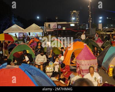 Manila, Philippinen. 08. Januar 2023. Etwa 370.000 katholische Anhänger nahmen an einem Fest des Schwarzen Nazarenen auf den Manila Philippinen Teil. (Foto von Sherbien Dacalanio/Pacific Press) Kredit: Pacific Press Media Production Corp./Alamy Live News Stockfoto