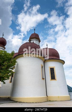 Kirche St. Bartholomäus. Es ist eine römisch-katholische Pilgerkirche im Bayerischen Landkreis Berchtesgadener Stockfoto
