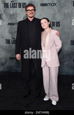 Westwood, USA. 09. Januar 2023. Pedro Pascal und Bella Ramsey kommen am 09. Januar 2023 zur Premiere „The Last of US“ Los Angeles im Village Theatre in Westwood, Kalifornien. © Lisa OConnor/AFF-USA.com Kredit: AFF/Alamy Live News Stockfoto