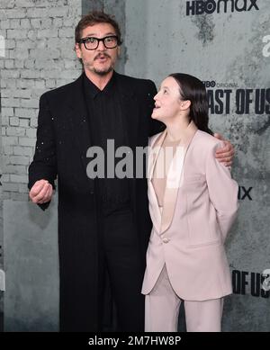 Westwood, USA. 09. Januar 2023. Pedro Pascal und Bella Ramsey kommen am 09. Januar 2023 zur Premiere „The Last of US“ Los Angeles im Village Theatre in Westwood, Kalifornien. © Lisa OConnor/AFF-USA.com Kredit: AFF/Alamy Live News Stockfoto