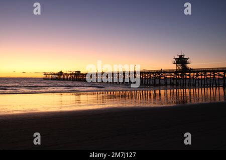 San Clemente Pier bei Sonnenuntergang Stockfoto