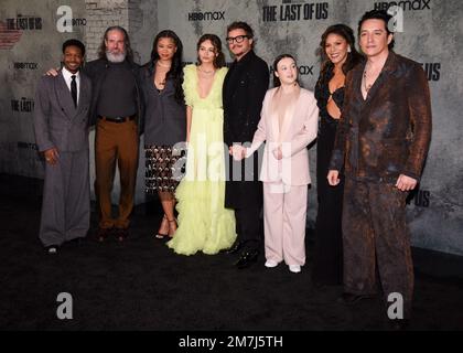 9. Januar 2023 - Los Angeles, Kalifornien - (L-R) Lamar Johnson, Jeffrey Pierce, Storm Reid, Nico Parker, Pedro Pascal, Bella Ramsey, Merle Dandridge und Gabriel Luna HBO's The Last of US Premiere im Regency Westwood Village Theatre. Stockfoto