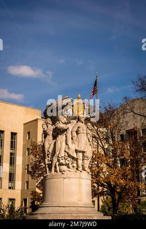 George Gordon Meade Memorial und E. Barrett Prettyman United States Courthouse, Washington, D.C., USA Stockfoto