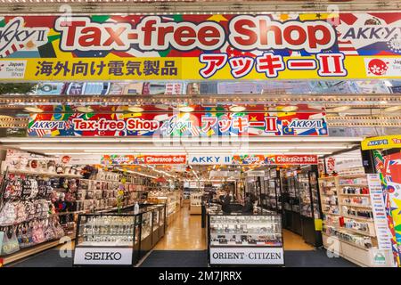 Japan, Honshu, Tokio, Akihabara, Eintritt Zum Tax-Free Store Stockfoto