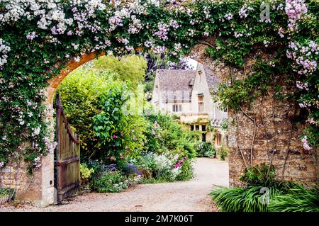 Asthall Manor, das ehemalige Wohnhaus der Familie Mitford; einen Wohnsitz der Mitford Schwestern Stockfoto