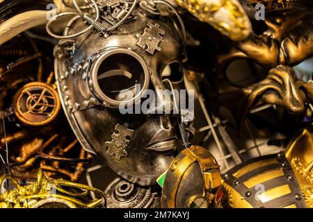 Steampunk-Maske, Metall, Detailszene Stockfoto