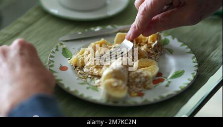 Ich mache Haferflocken-Banane pudding2 Stockfoto