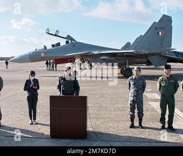 Omitama, Japan. 10. Januar 2023. Rohit Kapil, GP-Captain der indischen Luftwaffe, spricht während der ankunftsfeier für die indische Luftwaffe am Hyakuri-Luftwaffenstützpunkt in der Präfektur Ibaraki, Japan, am Dienstag, den 10. Januar 2023. Foto: Keizo Mori/UPI Credit: UPI/Alamy Live News Stockfoto