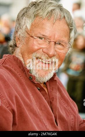 Bill Oddie. The Big Draw, Trafalgar Square, London, Großbritannien. 26. September 2004 Stockfoto