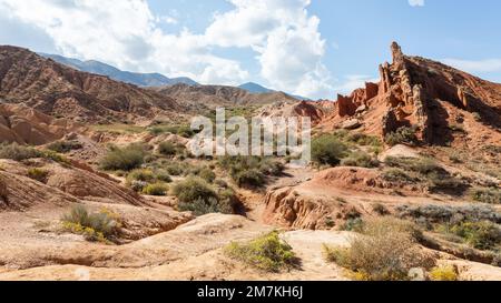 Märchenhafter Canyon oder Skazka Canyon in der Nähe des Issyk-Kul Sees, Kirgisistan. Stockfoto