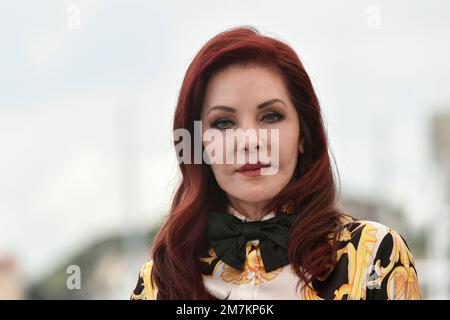 Priscilla Presley posierte während des Fotogesprächs des Films „Elvis“ anlässlich des Filmfestivals in Cannes am 26. Mai 2022 Stockfoto