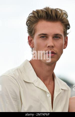 Schauspieler Austin Butler, der während des Fotogesprächs des Films „Elvis“ anlässlich des Filmfestivals in Cannes am 26. Mai 2022 posierte Stockfoto