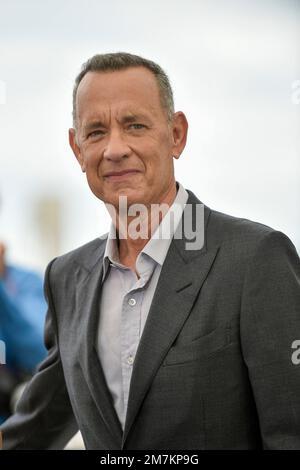 Schauspieler Tom Hanks, der während des Fotogesprächs des Films „Elvis“ anlässlich des Filmfestivals in Cannes am 26. Mai 2022 posierte Stockfoto