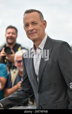 Schauspieler Tom Hanks, der während des Fotogesprächs des Films „Elvis“ anlässlich des Filmfestivals in Cannes am 26. Mai 2022 posierte Stockfoto