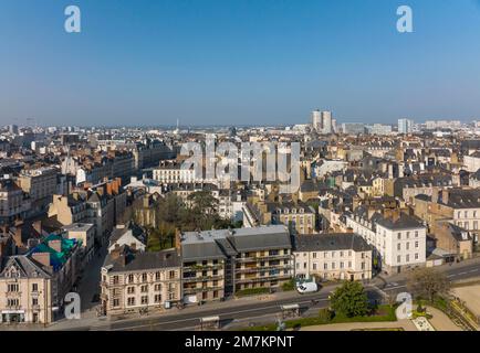 Rennes (Bretagne, Nordwestfrankreich): Blick aus der Vogelperspektive auf das Stadtzentrum vom historischen Gebäude „palais Saint-Georges“ (St. George's Palace). Auf der Stockfoto