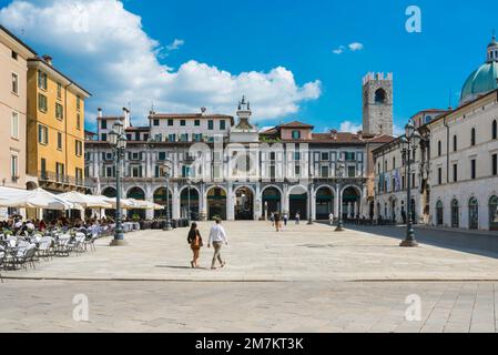 Brescia Italien, sehen Sie im Sommer Renaissance-Gebäude auf der Piazza della Loggia im historischen Zentrum der Stadt Brescia, Lombardei, Italien Stockfoto