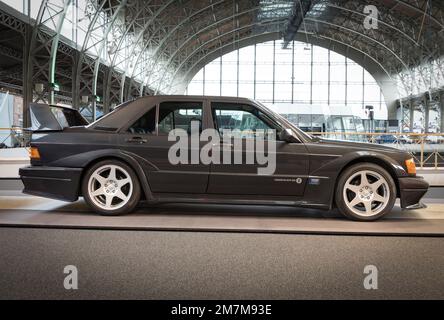 BRÜSSEL, BELGIEN-26. DEZEMBER 2022: 1990 Mercedes-Benz 190 E 2,5 16V Evolution II (W201), Evo II Stockfoto