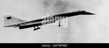 Eine Air-to-Air-Seitenansicht eines sowjetischen TU-144 Charger Überschalltransportflugzeugs. (Unterdurchschnittliches Bild). Land: Unbekannt Stockfoto