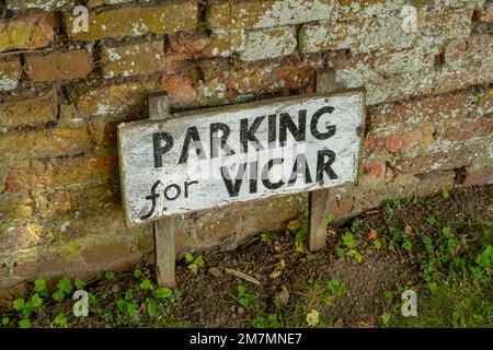 Parkplatz für das Vikar-Schild bei Leigh in der Nähe von Worcester, Worcestershire Stockfoto