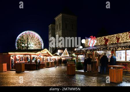 Weihnachtsmarkt, Marktstände, Riesenrad, Osnabrück Kathedrale Stockfoto