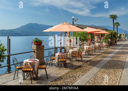 Straßencafe an der Promenade von Cannero Riviera, Lago Maggiore, Piemont, Italien Stockfoto