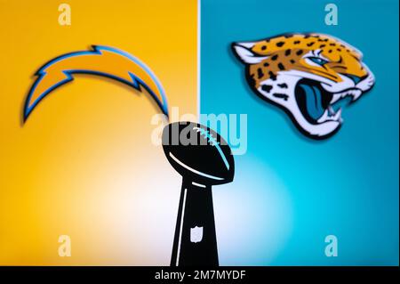 JACKSONVILLE, USA, 10. JANUAR 2023: Los Angeles Chargers vs. Jacksonville Jaguars. NFL Wild Card Runde 2023, Trophäe „Silhouette von Vince Lombardi“ für Stockfoto
