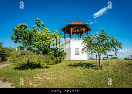 Königstuhl nahe Lörzweiler / Rheinhessen, an diesem Ort wurde das Salian Konrad der Ältere während eines Treffens der Fürsten des Reiches im Jahr 1024 zum Kaiser gewählt. Stockfoto