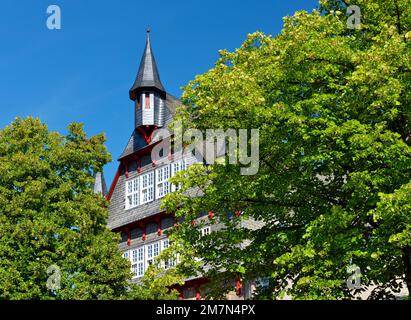 Europa, Deutschland, Hessen, Bezirk Schwalm-Eder, Stadt Fritzlar, Deutsche Fachwerkstraße, historisches Rathaus von 1441 am Dr.-Jestädt-Platz Stockfoto