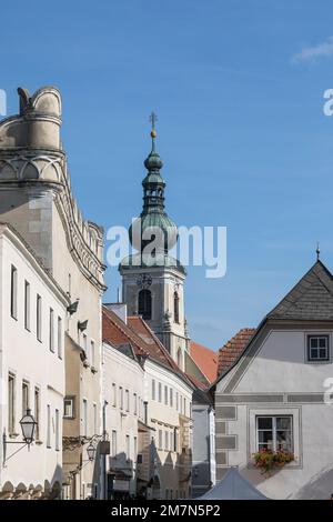 Schürerplatz, Altstadt mit Blick auf die Gemeindekirche hl. Nikolaus, Bezirk Stein an der Donau, Krems an der Donau, Wachau, Niederösterreich, Österreich Stockfoto